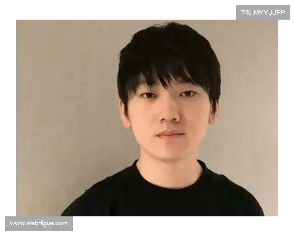 JackeyLove直播解说T1比赛，表情包引热议